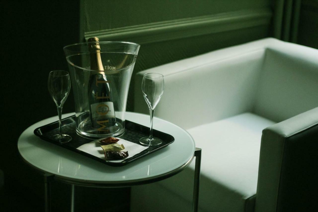 Hotel Cecyl Reims Centre Екстериор снимка